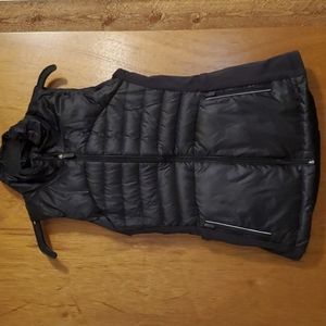Black lululemon down for a run vest